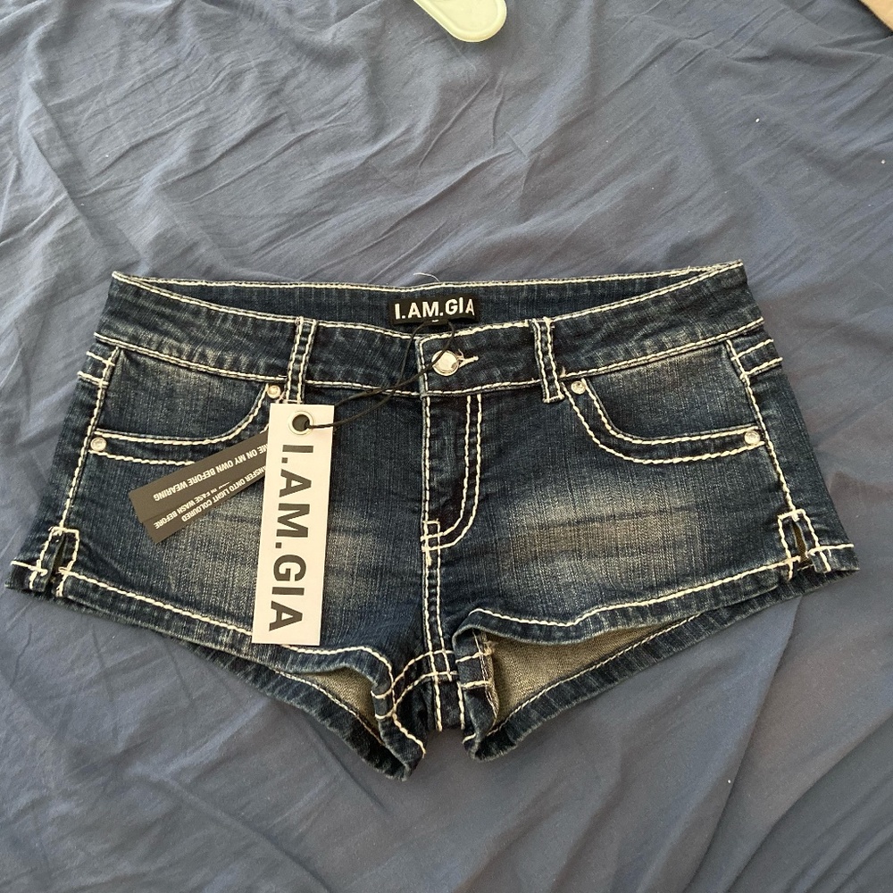 I AM GIA JOELLE SHORT S